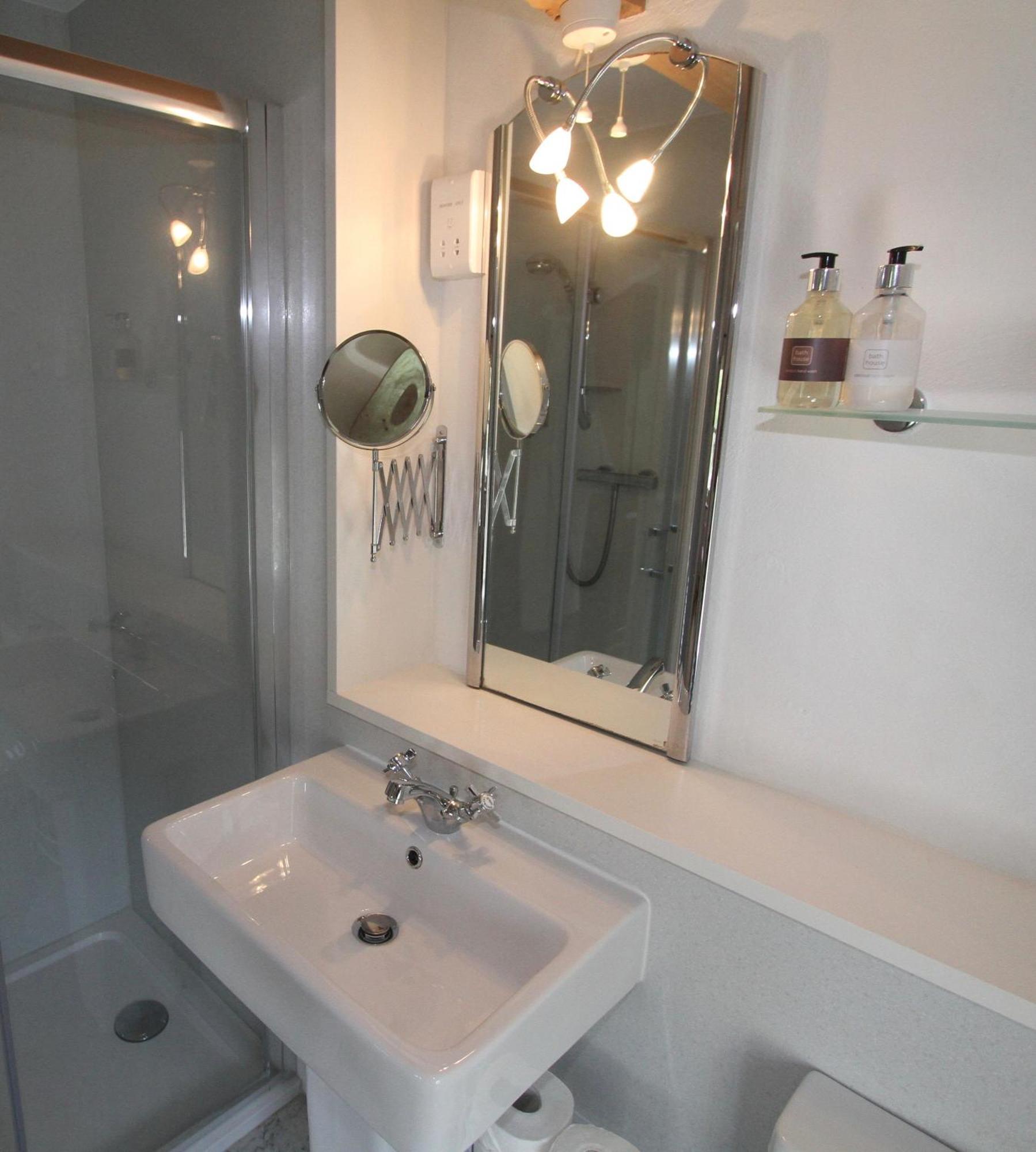 Ashfield House Hotel Grassington Quarto foto A bathroom in a hotel